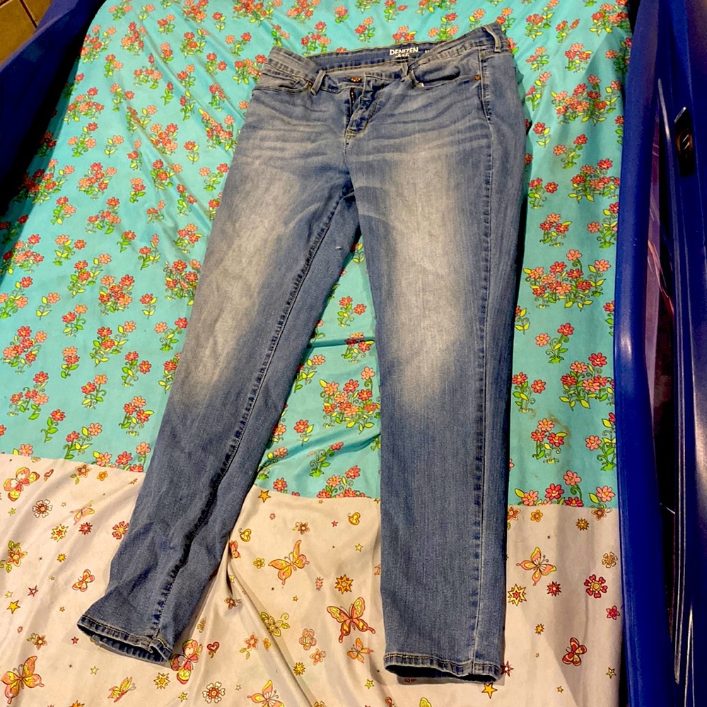 Light skinny jeans